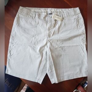 Eddie Bauer Curvy Fit Legend Wash Tan Shorts Sz 16 NWT
